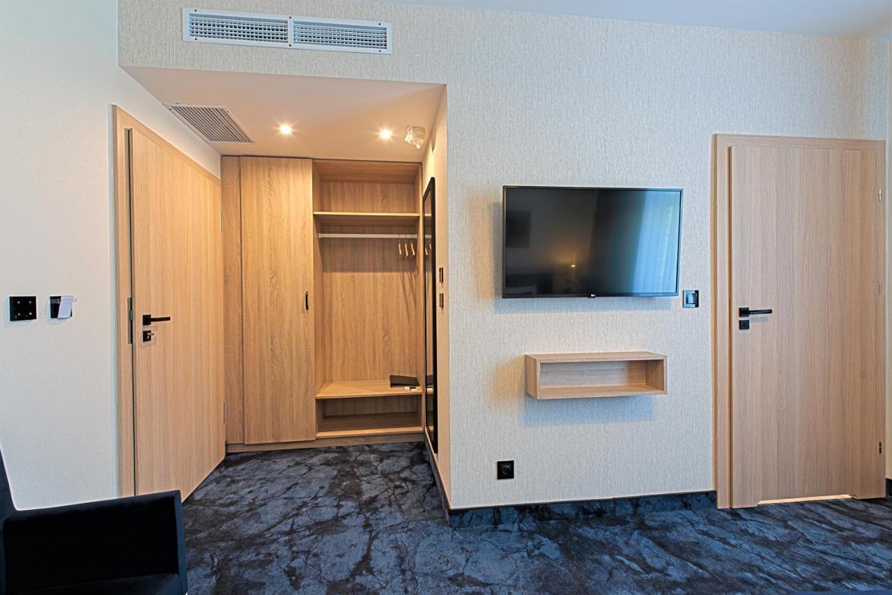 Ignasiak Hotel Września Esterno foto