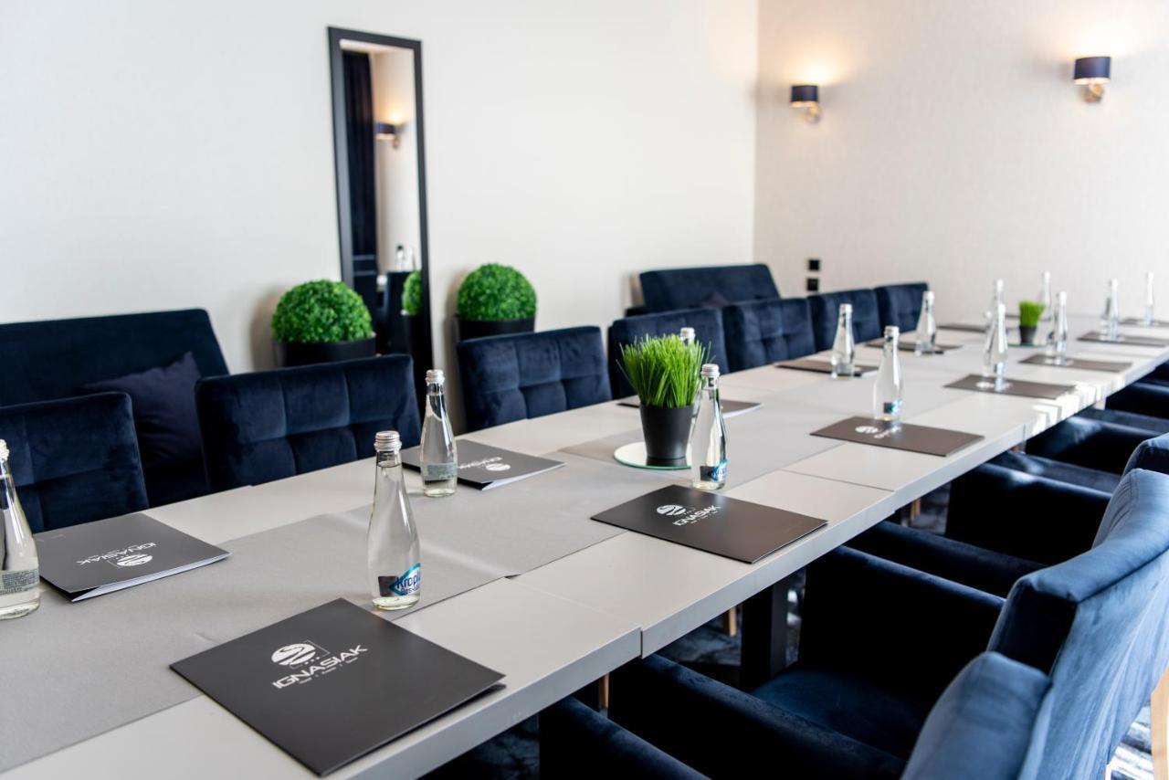 Ignasiak Hotel Września Esterno foto