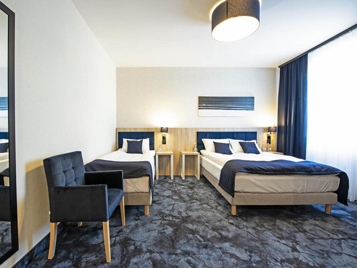 Ignasiak Hotel Września Esterno foto