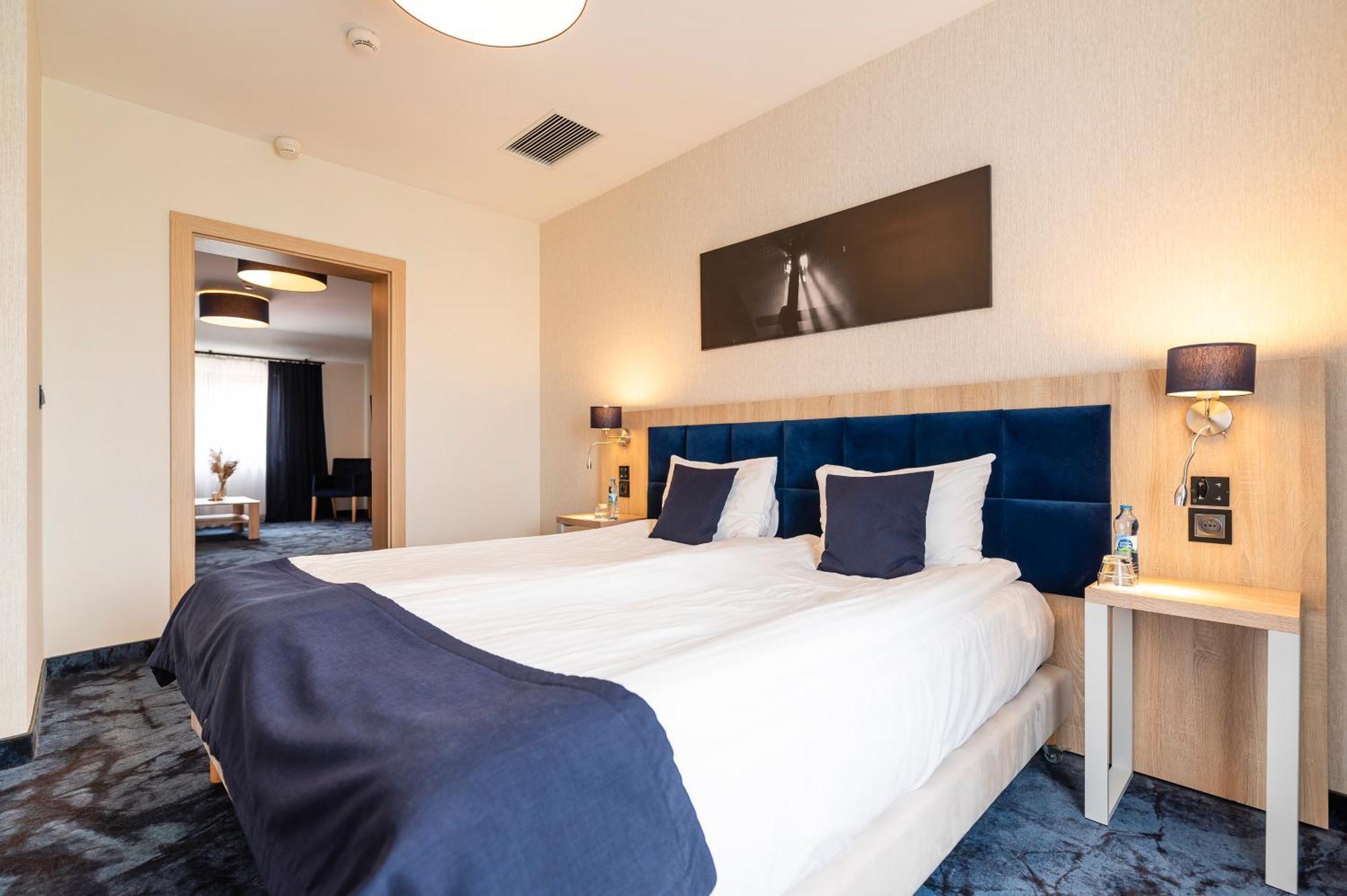 Ignasiak Hotel Września Esterno foto