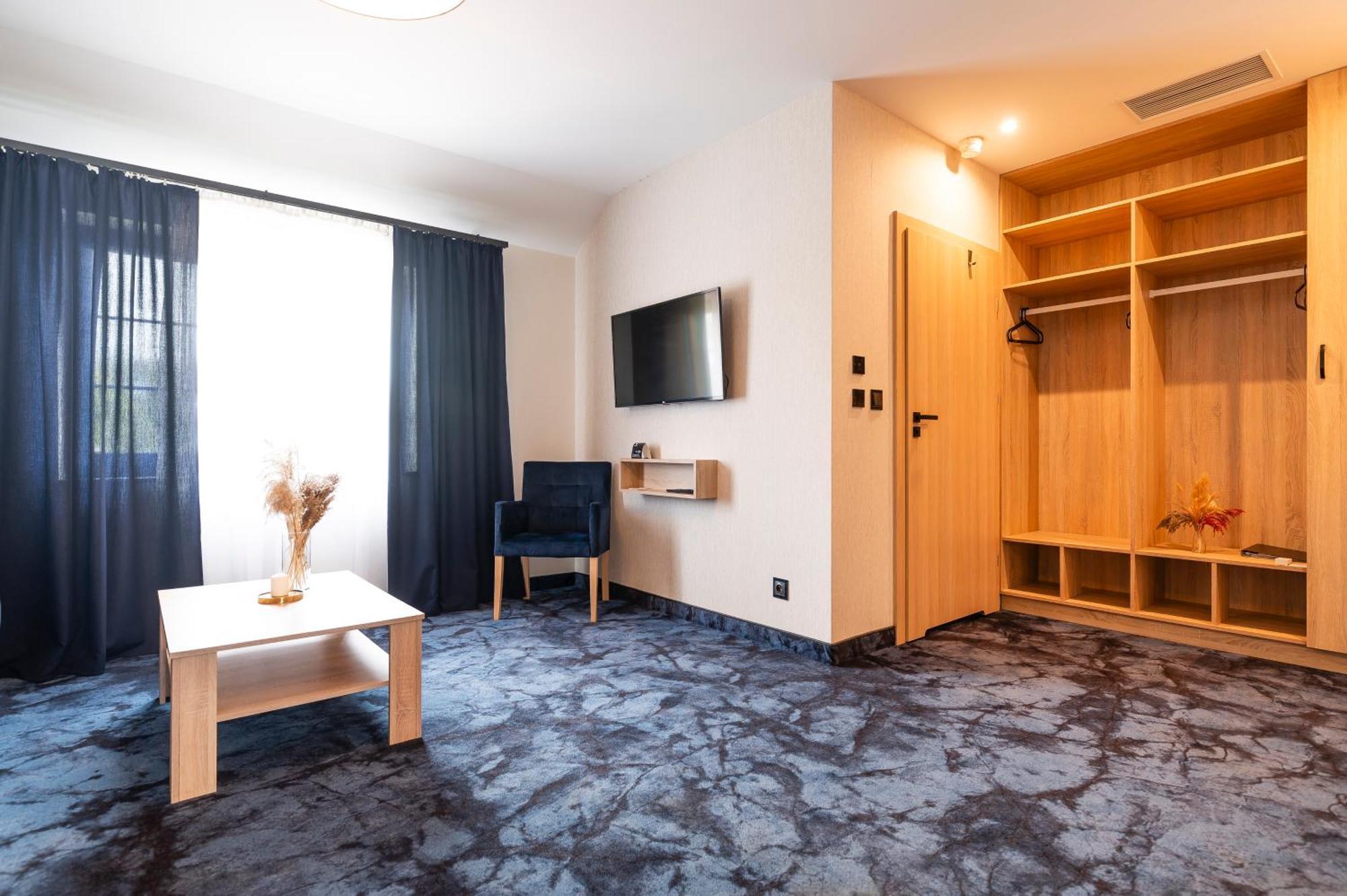 Ignasiak Hotel Września Esterno foto