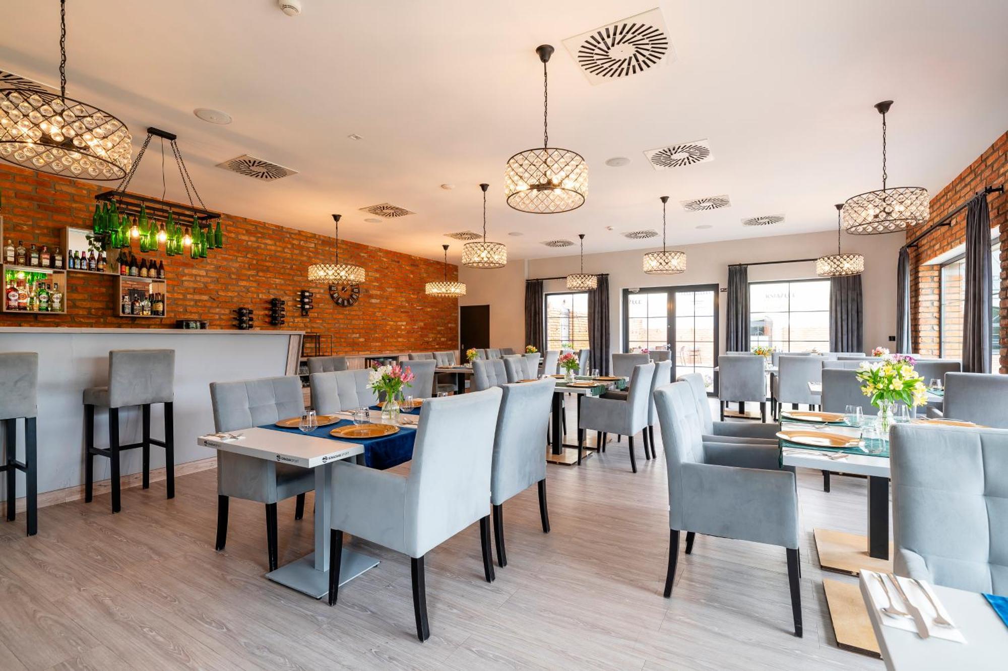 Ignasiak Hotel Września Esterno foto