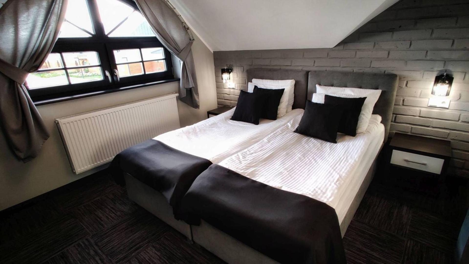 Ignasiak Hotel Września Esterno foto